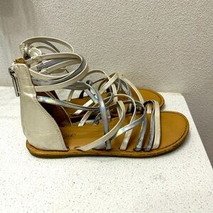 🌺 Silver Strappy Gladiator Style Sandals. Size 2